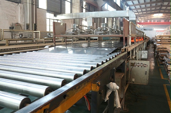 金属覆膜板生产线
